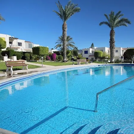 Sunny Coral Bay *